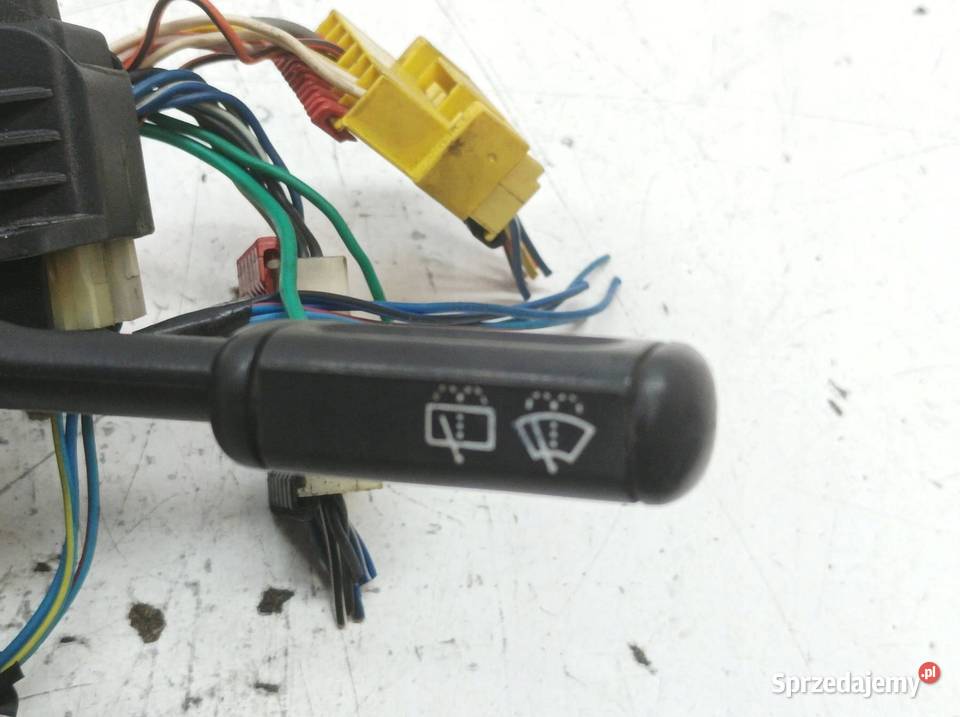 PRZEŁĄCZNIK ZESPOLONY Fiat Uno III 19952002 1703 Rok produkcji 1999 Panele sterowania, przełączniki