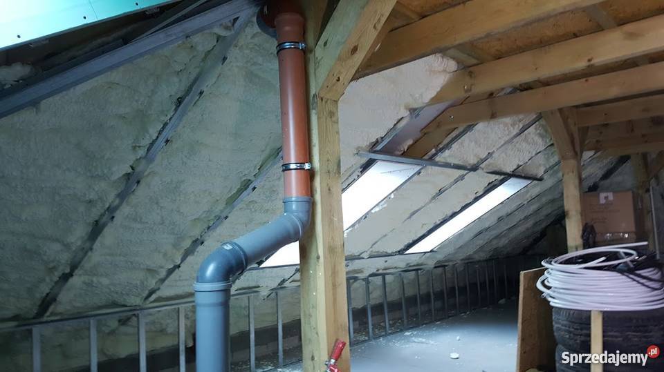 Ocieplanie poddaszy Ocieplenia poddaszy pianką