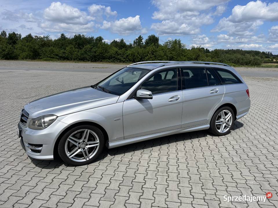 Mercedes C300 4Matic AMG wyposażenie Avantgarde 231KM Huta Komorowska