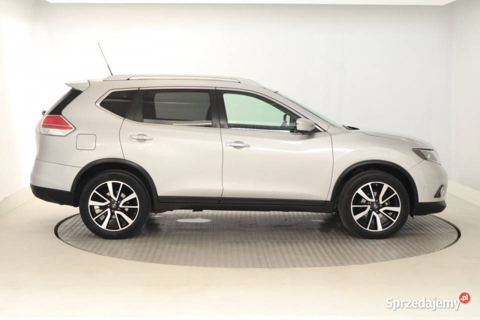 Nissan XTrail 16 dCi Rok produkcji 2015