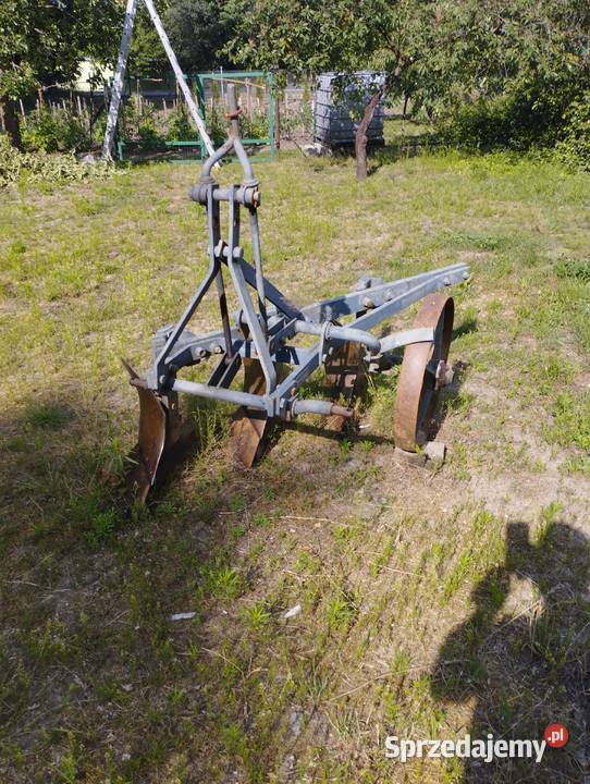 Pług trzyskibowy nieuszkodzony Nowogród Bobrzański