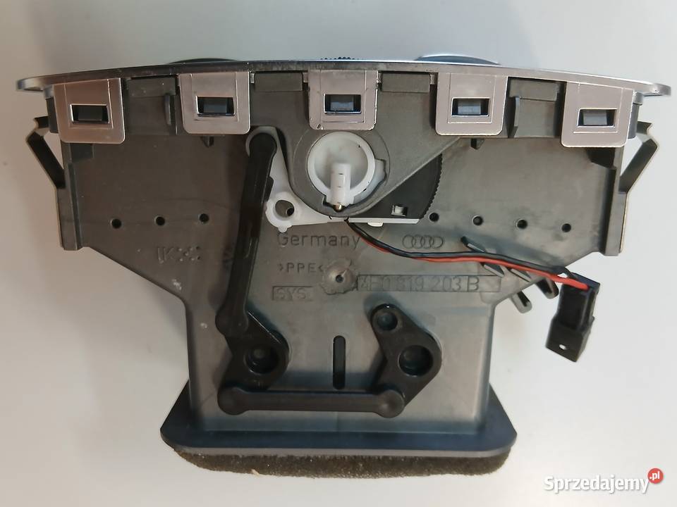 Kratka nawiewu tunelu AUDI A6 C6 4F0819203 Szczerbice sprzedam