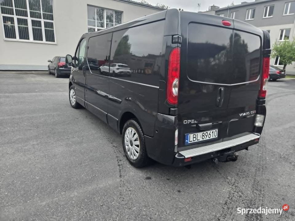Samochód Opel Vivaro 25 147 Czarny LONG sprzedam