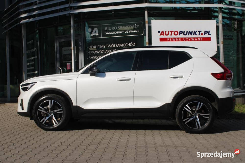 Volvo XC40 2022r GWARANCJA FV23 IWŁ ASO LED Rok produkcji 2022 Chorzów sprzedam