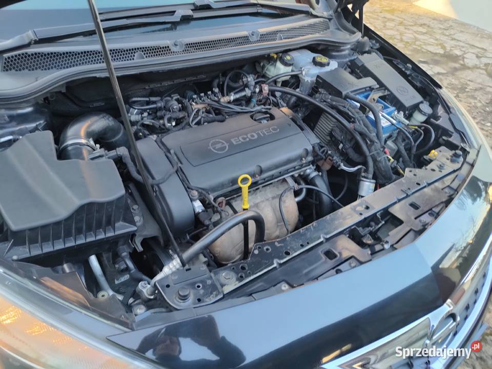 Opel Astra J 16 Kombi LPG 2012 520000km Astra