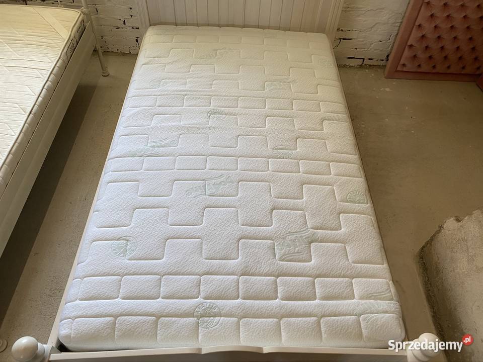 Łóżko drewniane 120x200 z regulowanym stelażem i Budno