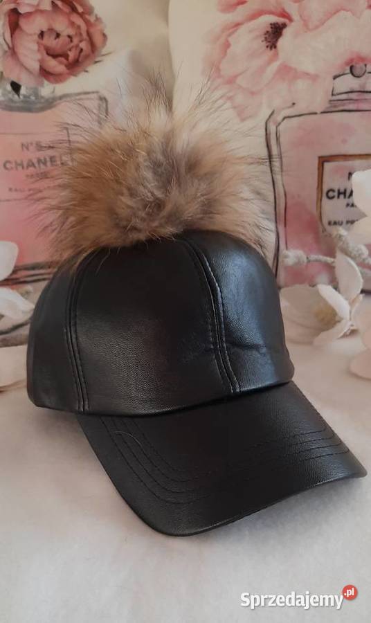 czapka czarna damska z daszkiem pompon jenot mazowieckie Warszawa