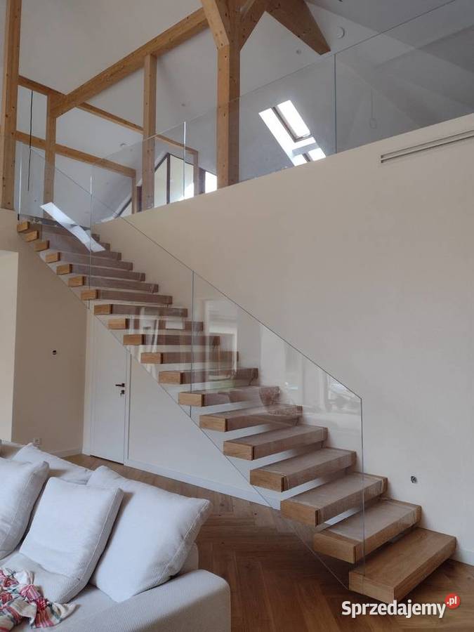 Schody półkowe wspornikowe schody drewniane Bełchatów