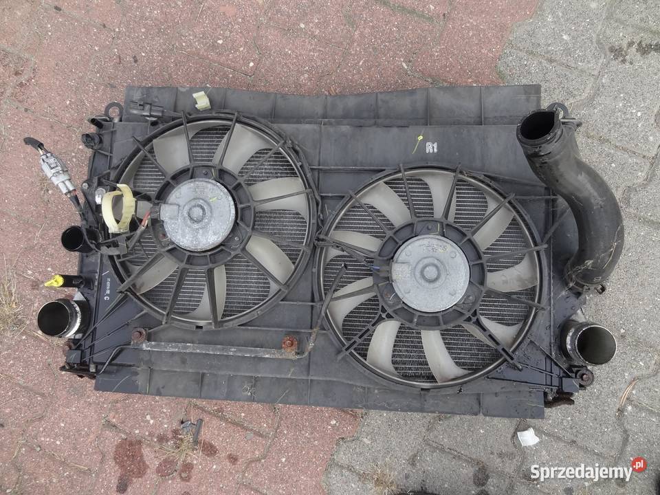 KOMPLET CHŁODNIC AURIS I 22 D JD1271002542 osobowe sprzedam