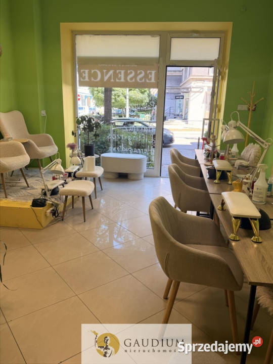 Lokal w centrum Gdyni z witryną pomorskie Gdynia