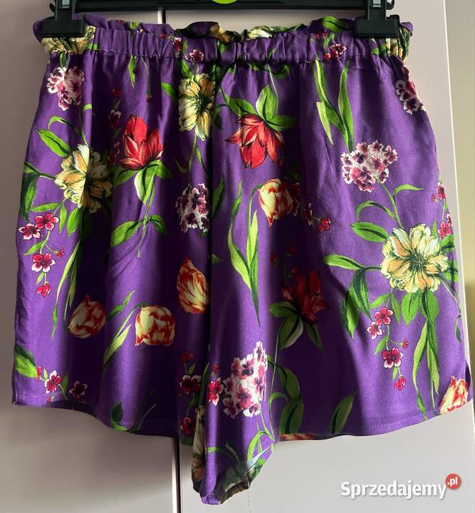 Szorty w kwiaty Dąbrowa Górnicza