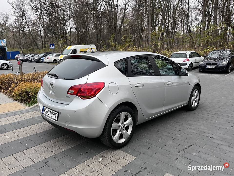Opel Astra J 17 CDTI 2012 4/5 Astra Radom