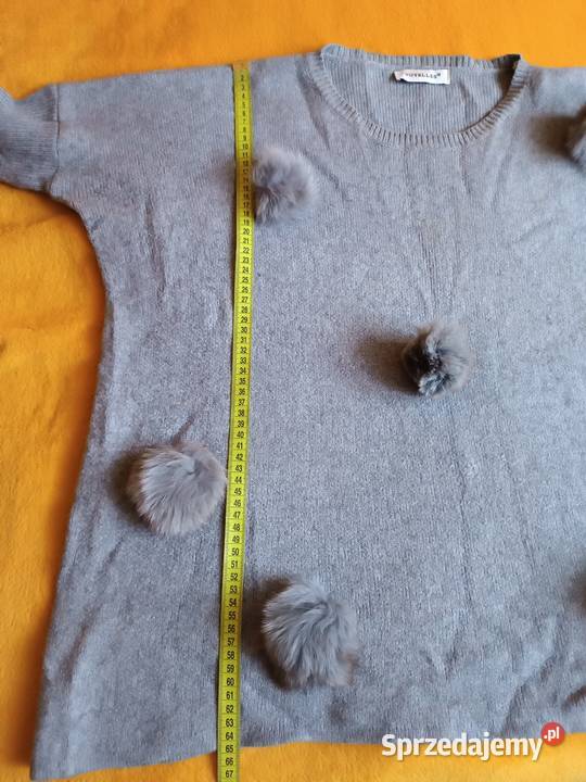 Sweter szary z ozdobnymi pomponami z futerka Cieszyn