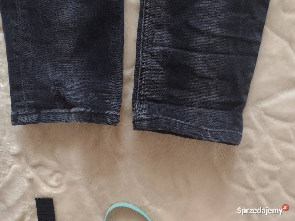 36S Zara Czarne dżinsy z dziurami jeansy z czarny