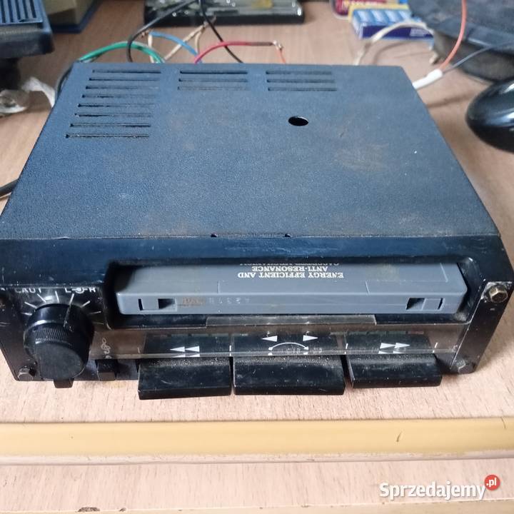 Stary odtwarzacz kaset na 12v ze wzmacniaczem