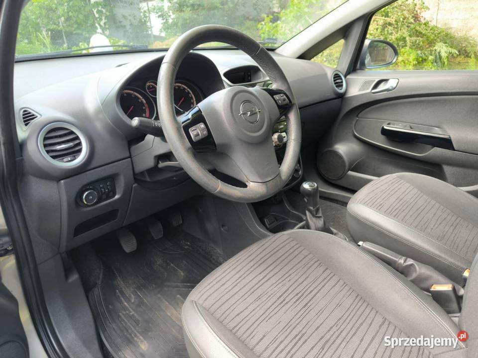 Sprzedam albo zamienię Opel Corsa 12 2015 lakier metallic