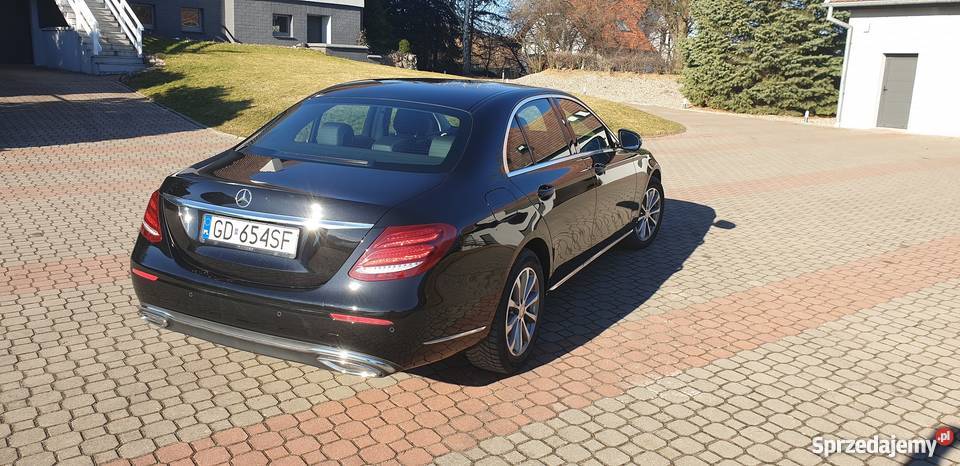 Bezwypadkowy mercedes E klasa nieuszkodzony Straszyn sprzedam