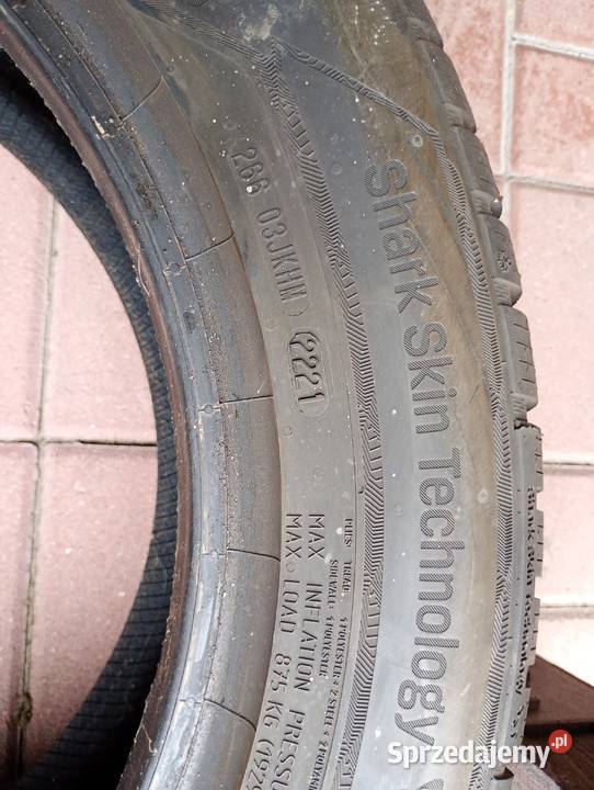 Opony zimowe UNIROYAL 23555 R17 sprzedam