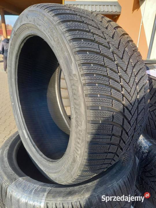 Opona NOWA ZIMOWA 29535R19 BRIDGESTONE BLIZZAK V do 240 km/h Opony i felgi Zaścianki