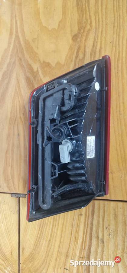 Lampa prawa w klapę Renault Laguna 3 2011 Polift Świętochłowice