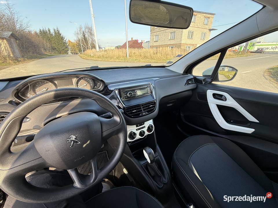 Peugeot 208 10 50 kW 2015 niski przebieg 35 000 Krosno