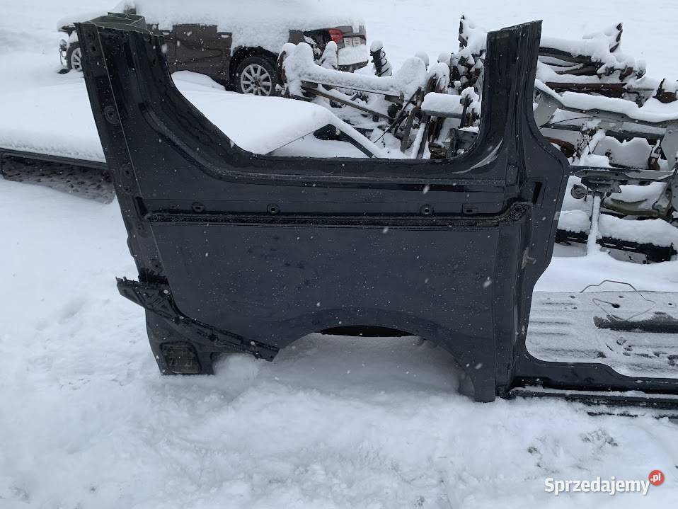 Błotnik Tylny Tył Prawy Bok Trafic III Vivaro B Błotniki Barwałd Dolny sprzedam