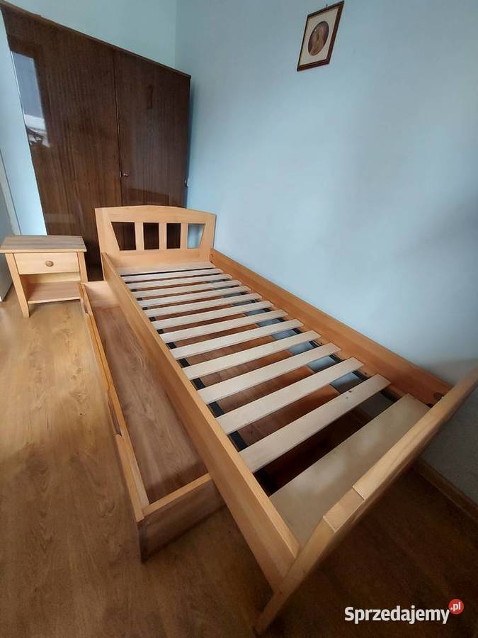 Łóżko 90x200 i stolik nocny buk Łóżka Sośno