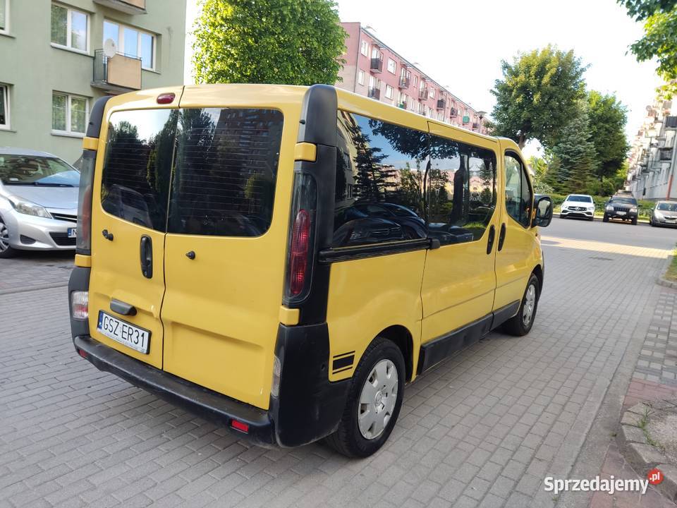 z opłatami VIVARO 9 osobowyr2003 poj 19diesel Elbląg