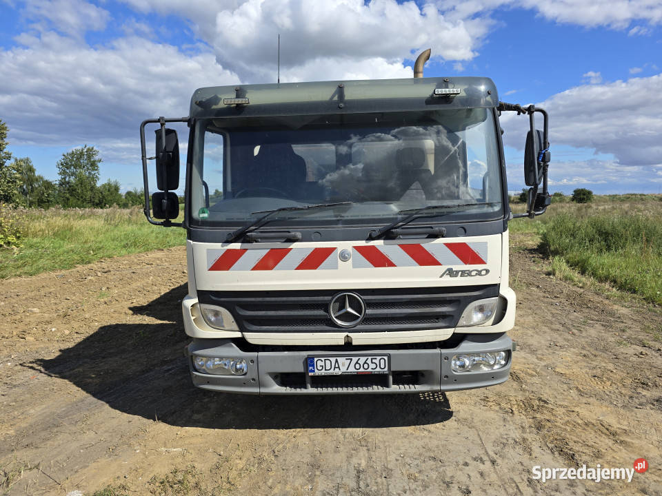 Zamiatarka MERCEDESBENZ Atego specjalny 123 442 Rok produkcji 2007 Czarne