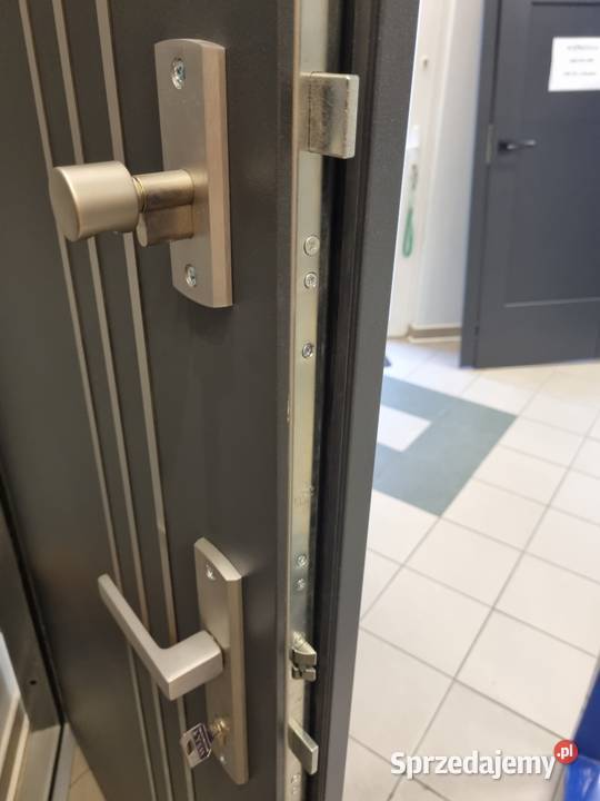 Drzwi zewnętrzne Wikęd do mieszkania 80 P Kielce