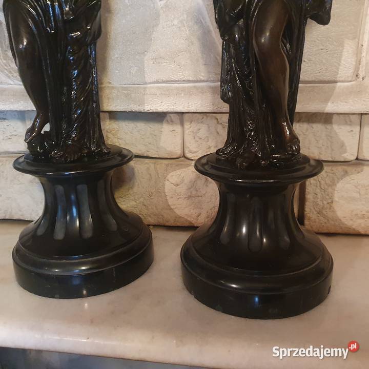 Dwie duże figuralne podstawy do lamp naftowych