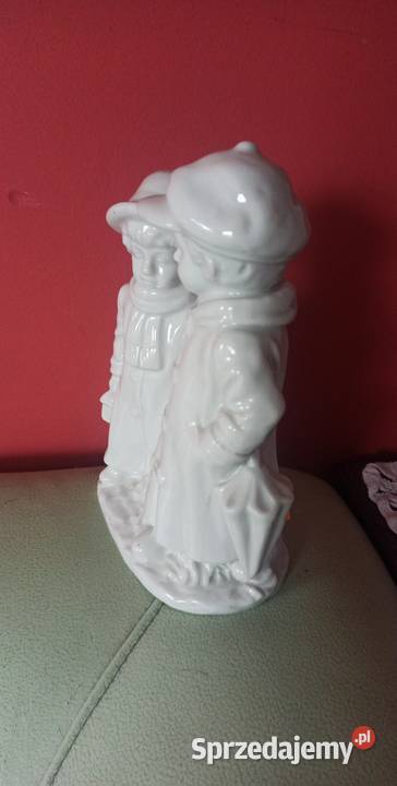 Figurka pary Ona z torebeczką On z parasolem