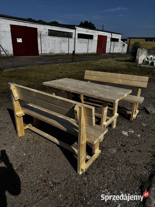 Drewniane meble ogrodowe