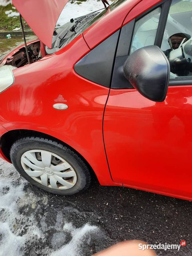 Toyota yaris II lift krajowa bezwypadek czerwony Warszawa