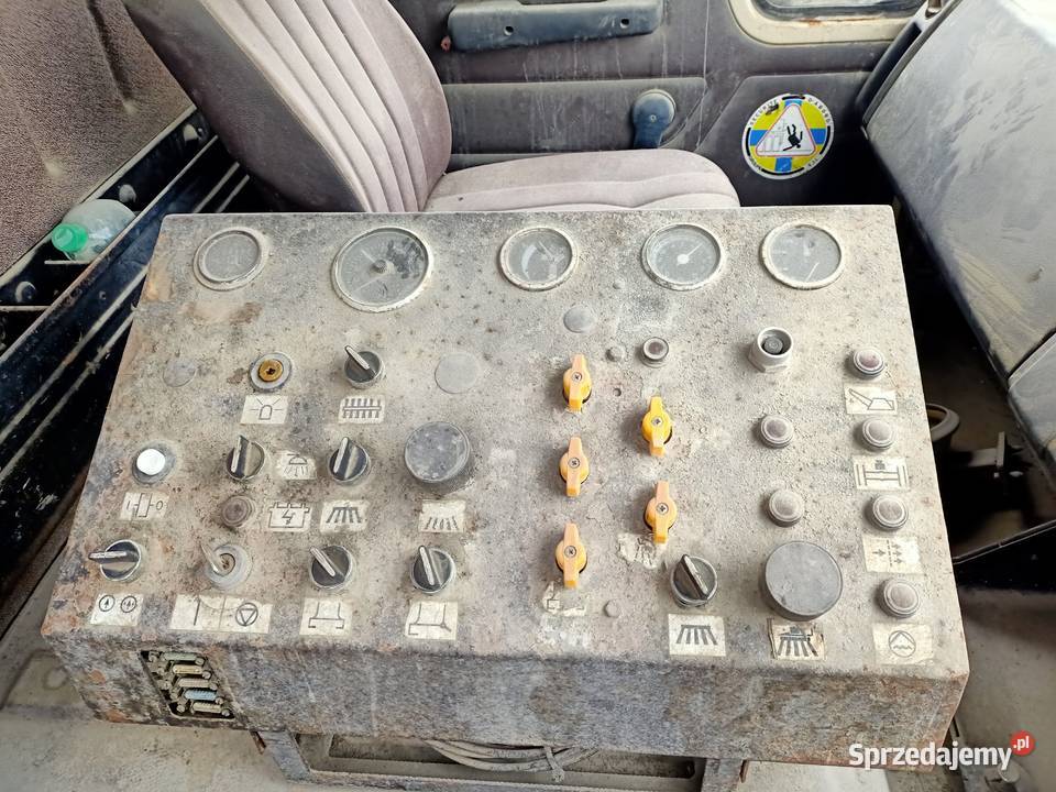 Zamiatarka uliczna komunalna Mercedes 1213 Kraków