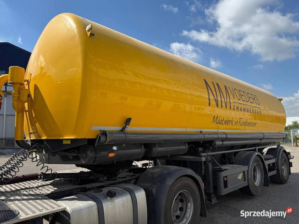 Ciagnik Daf z Welgro kompresorem naczepa do