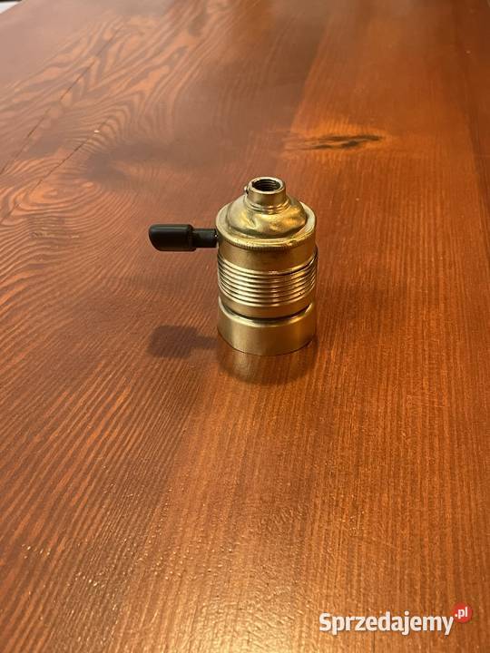 Stara oprawka mosiężna z wyłącznikiem E27 Chudów