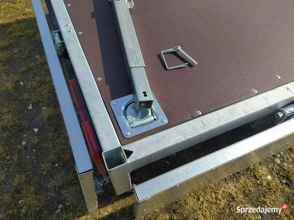 Przyczepa dwuosiowa platfo na kat B CARRO model