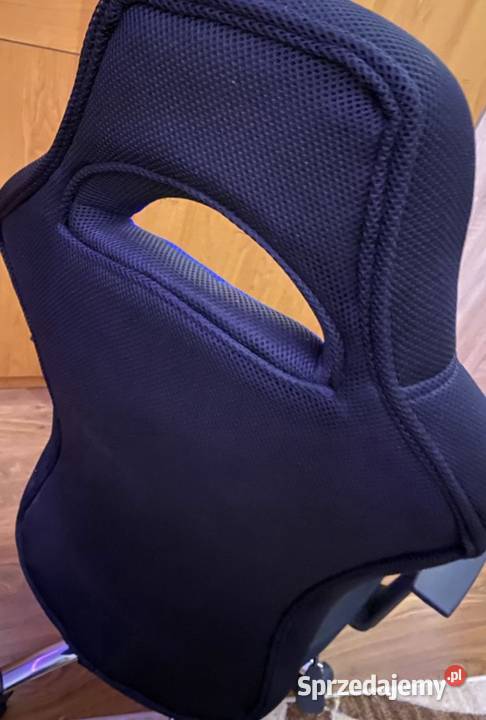 Fotel obrotowy z regulacją