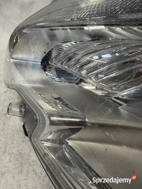 Lampa lewy przód Peugeot 2008 I Jasienica