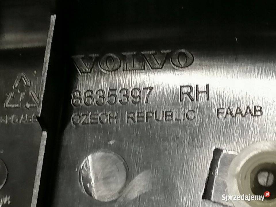 VOLVO XC60 ZAŚLEPKA TRÓJKĄT DRZWI PRAWY TYŁ Pozostałe Pleszew sprzedam