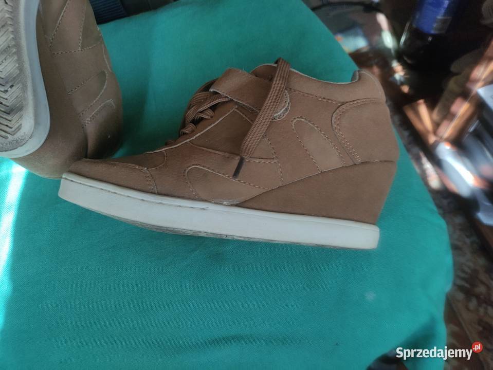 Zamszowe sneakersy na koturnie skóra Łódź