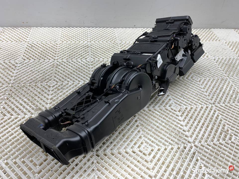 NAGRZEWNICA TYŁ AUDI Q8 4M0820004 SUV KOMBAJN