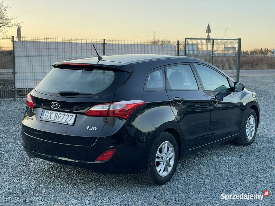 Hyundai i30 II 14 16V MPI 99 2014r 105 zadbany i30 Wojkowice sprzedam