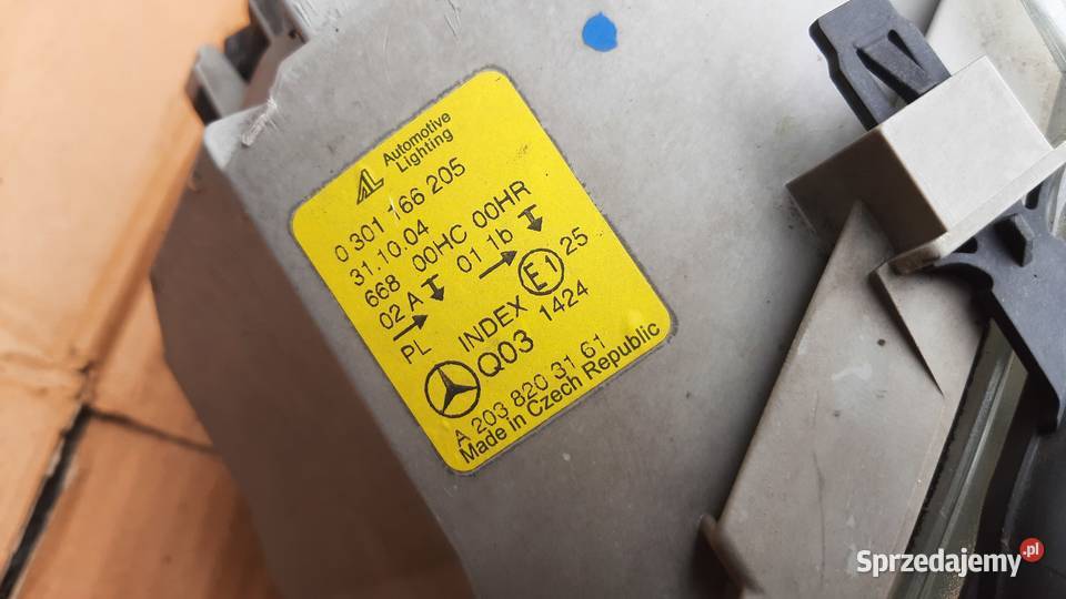 lampa przód przednia lampy mrecedes c W203 lift Dębno