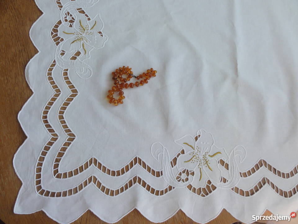 Obrus z lilią złoty srebrny ręcznie wykonany Lublin