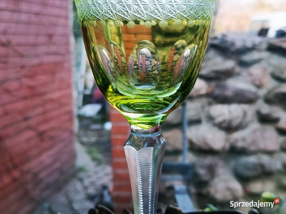 Śliczny kieliszek kryształowy w kolorze cytrynki Klenica