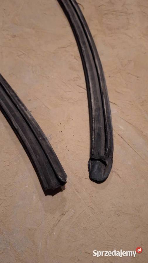 Uszczelka drzwi dolna listwa SAAB 95 Kraków