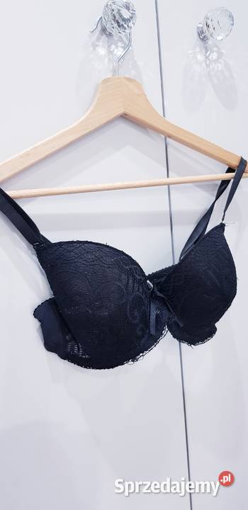 Biustonosz z delikatnym wypełnieniem