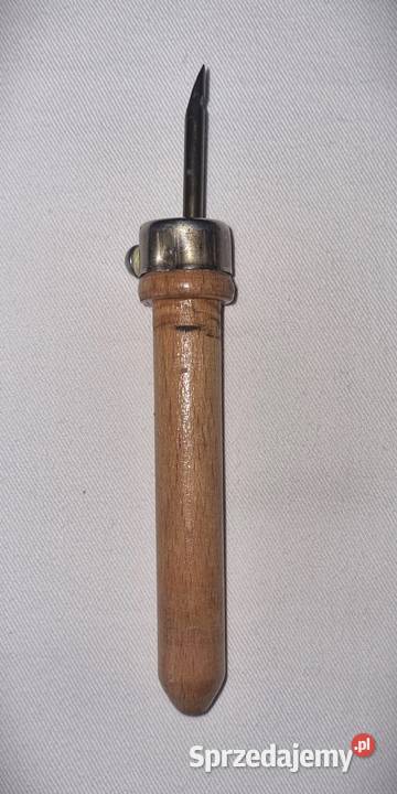 Igła tapicerska do pikowaniadziurkowania